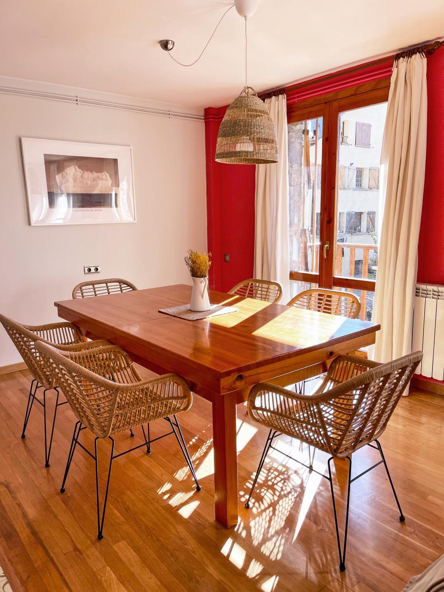 Apartamento Familiar En El Centro De Benasque Con Terraza Exterior photo