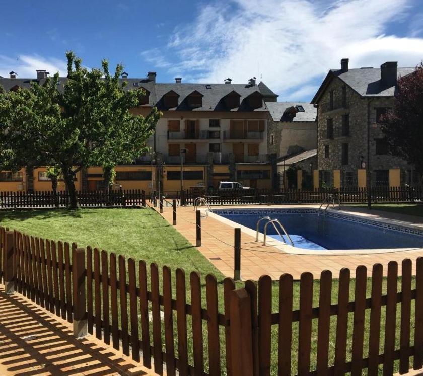 Apartamento Familiar En El Centro De Benasque Con Terraza Exterior photo